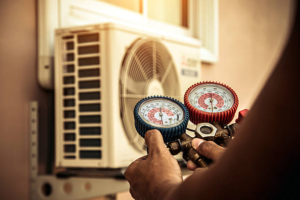 Professional Hvac Maintenance technician working in El Monte, CA